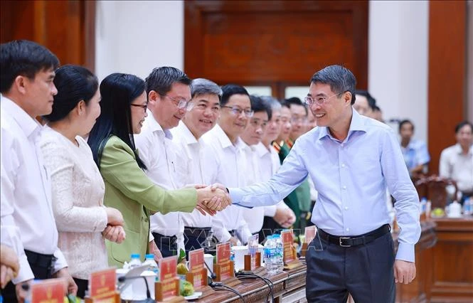 Thủ tướng Lê Minh Hưng làm việc với Ban Thường vụ Tỉnh uỷ Đồng Tháp Thủ tướng Lê Minh Hưng làm việc với Ban Thường vụ Tỉnh uỷ Đồng Tháp