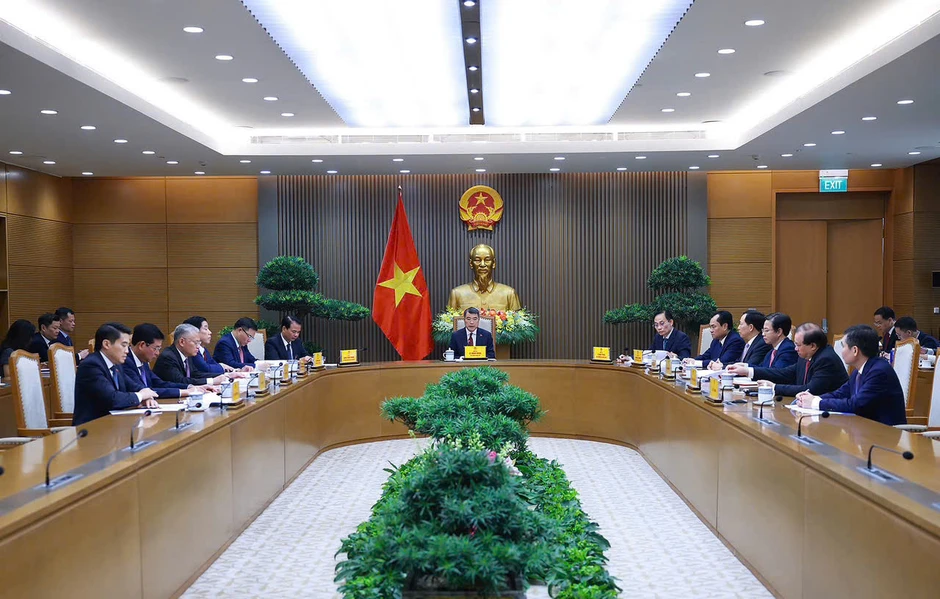 Thủ tướng Lê Minh Hưng lần đầu điện đàm với Thủ tướng Trung Quốc Lý Cường Thủ tướng Lê Minh Hưng lần đầu điện đàm với Thủ tướng Trung Quốc Lý Cường