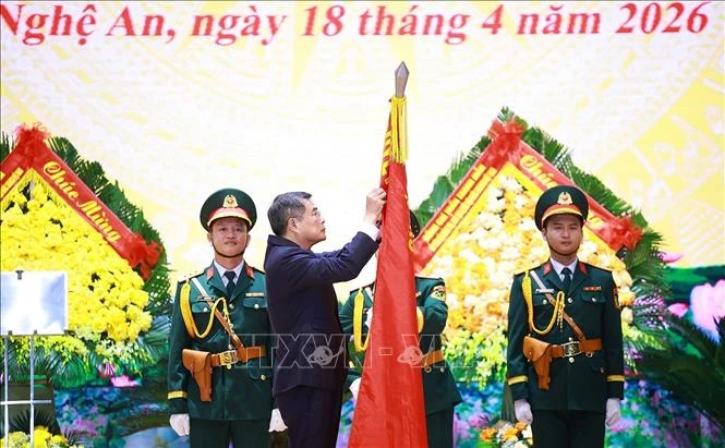 Thủ tướng Lê Minh Hưng: Quân khu 4 viết tiếp trang sử hào hùng, bảo vệ vững chắc đất nước Việt Nam thân yêu Thủ tướng Lê Minh Hưng: Quân khu 4 viết tiếp trang sử hào hùng, bảo vệ vững chắc đất nước Việt Nam thân yêu