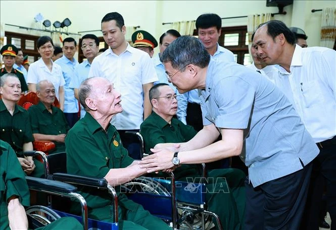 Thủ tướng Lê Minh Hưng: Tiếp nối truyền thống 'uống nước nhớ nguồn', chăm lo tốt hơn cho người có công