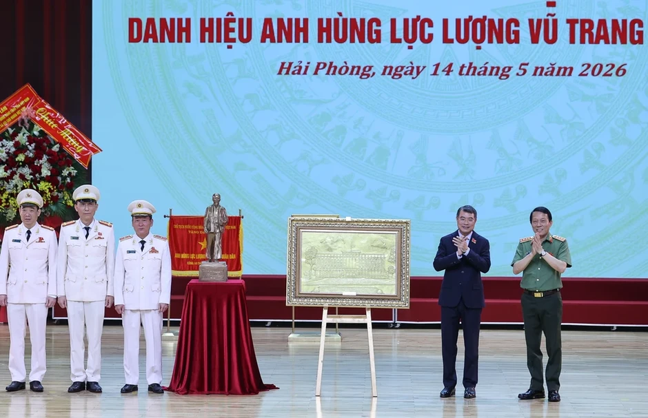 Thủ tướng Lê Minh Hưng trao danh hiệu Anh hùng LLVT nhân dân cho Công an TP Hải Phòng