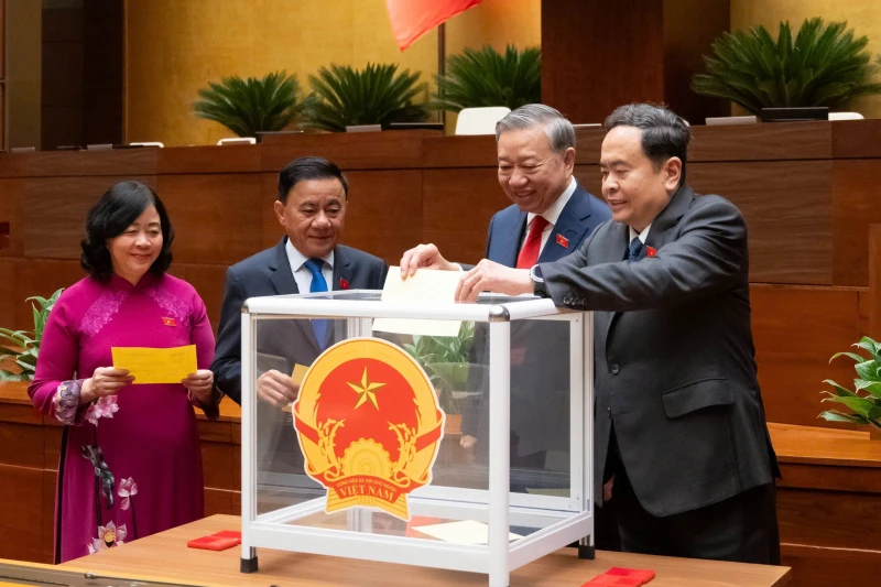 Thủ tướng Lê Minh Hưng: Xử lý nghiêm tình trạng né tránh, vô cảm trước khó khăn của người dân, doanh nghiệp Thủ tướng Lê Minh Hưng: Xử lý nghiêm tình trạng né tránh, vô cảm trước khó khăn của người dân, doanh nghiệp