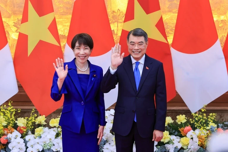 Thủ tướng Nhật Bản Takaichi Sanae rời Hà Nội, kết thúc chuyến thăm chính thức Việt Nam Thủ tướng Nhật Bản Takaichi Sanae rời Hà Nội, kết thúc chuyến thăm chính thức Việt Nam