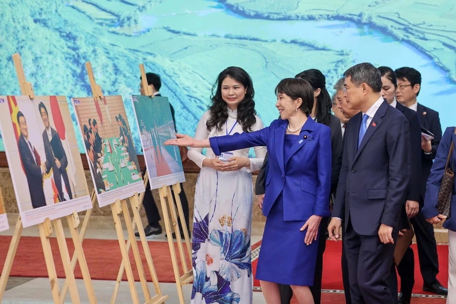 Thủ tướng Nhật Bản ví Việt Nam như ‘rồng bay lên' Thủ tướng Nhật Bản ví Việt Nam như ‘rồng bay lên'