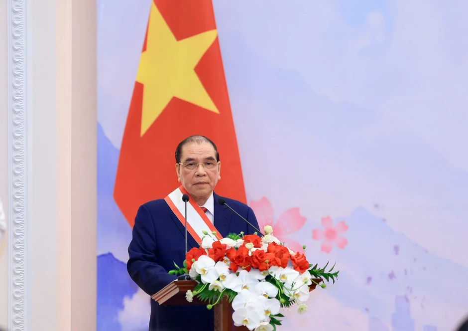 Thủ tướng Nhật trao huân chương cho nguyên Tổng Bí thư Nông Đức Mạnh, nguyên Thủ tướng Nguyễn Tấn Dũng Thủ tướng Nhật trao huân chương cho nguyên Tổng Bí thư Nông Đức Mạnh, nguyên Thủ tướng Nguyễn Tấn Dũng
