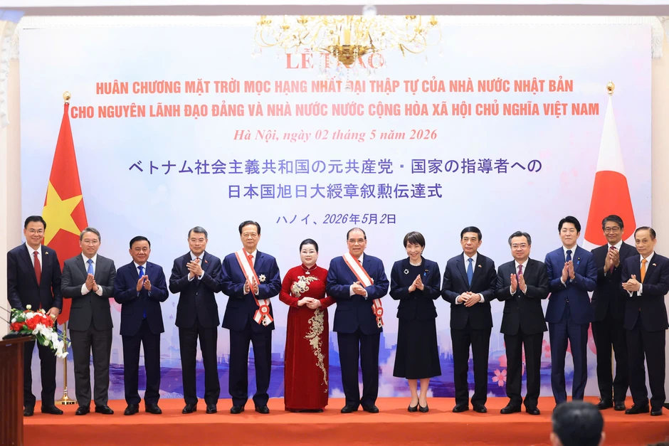 Thủ tướng Nhật trao huân chương cho nguyên Tổng Bí thư Nông Đức Mạnh, nguyên Thủ tướng Nguyễn Tấn Dũng Thủ tướng Nhật trao huân chương cho nguyên Tổng Bí thư Nông Đức Mạnh, nguyên Thủ tướng Nguyễn Tấn Dũng