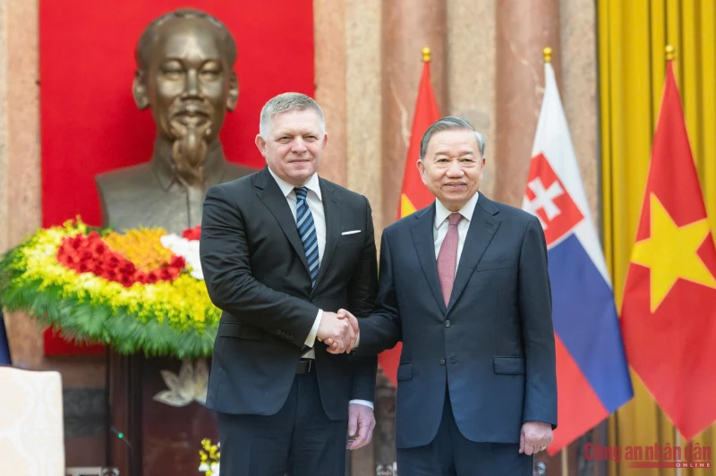 Thủ tướng Robert Fico: Việt Nam là nguồn cảm hứng của Slovakia trong phát triển và hội nhập quốc tế Thủ tướng Robert Fico: Việt Nam là nguồn cảm hứng của Slovakia trong phát triển và hội nhập quốc tế