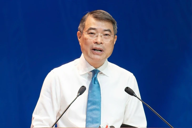 Thủ tướng: Sẽ đổi mới mạnh mẽ hệ thống phân phối thuốc, xăng dầu vì lợi ích người lao động Thủ tướng: Sẽ đổi mới mạnh mẽ hệ thống phân phối thuốc, xăng dầu vì lợi ích người lao động