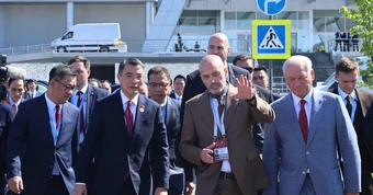 Thủ tướng thăm triển lãm tiềm lực công nghiệp, công nghệ cao của Tatarstan, Nga