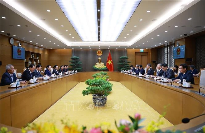 Thủ tướng tiếp Đoàn đại biểu Ban Tổ chức Trung ương Đảng Nhân dân Cách mạng Lào Thủ tướng tiếp Đoàn đại biểu Ban Tổ chức Trung ương Đảng Nhân dân Cách mạng Lào