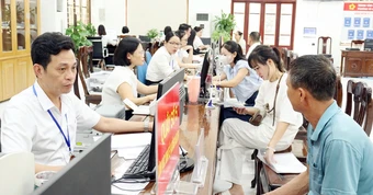 Thủ tướng yêu cầu cải cách thủ tục hành chính hiệu quả từ tháng 7 năm 2026