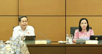 Thượng tôn pháp luật bắt đầu từ phòng thi