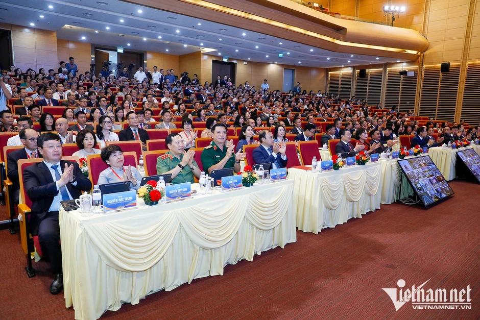 Thường trực Ban Bí thư: Lấy phẩm chất, năng lực, kết quả công việc làm thước đo Thường trực Ban Bí thư: Lấy phẩm chất, năng lực, kết quả công việc làm thước đo