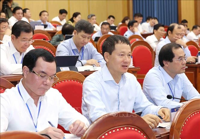 Thường trực Ban Bí thư truyền đạt chuyên đề, bồi dưỡng kiến thức đối với Uỷ viên Trung ương Đảng khoá XIV