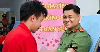 Thượng úy Công an 114 lần hiến máu, 17 năm làm "sứ giả đỏ" thầm lặng
