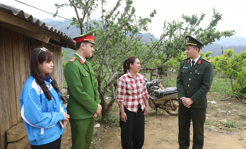 Thượng úy Công an và hành trình “kiến tạo” hạnh phúc Thượng úy Công an và hành trình “kiến tạo” hạnh phúc