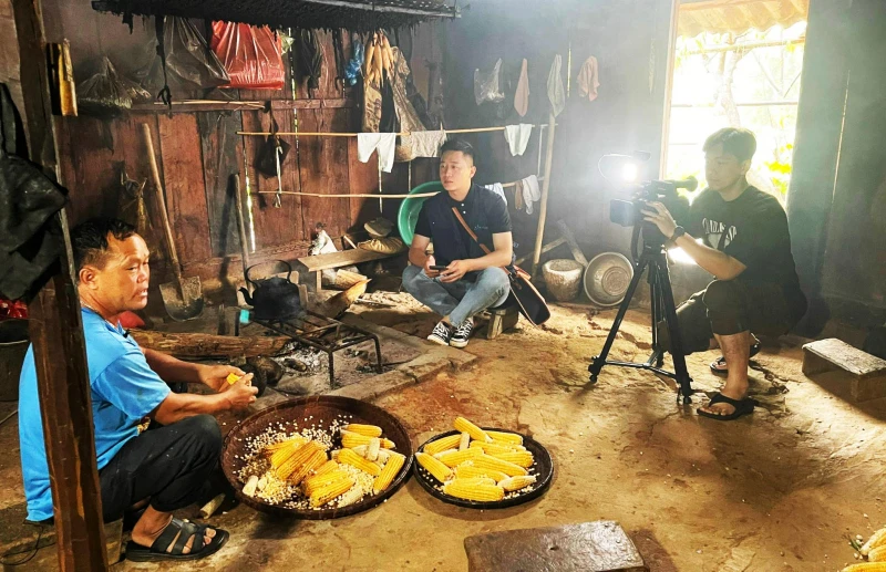 Thượng úy Công an và hành trình “kiến tạo” hạnh phúc Thượng úy Công an và hành trình “kiến tạo” hạnh phúc