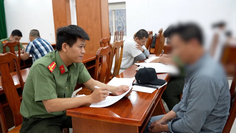 Tiếp nhận 34 công dân bị trục xuất từ Hoa Kỳ Tiếp nhận 34 công dân bị trục xuất từ Hoa Kỳ