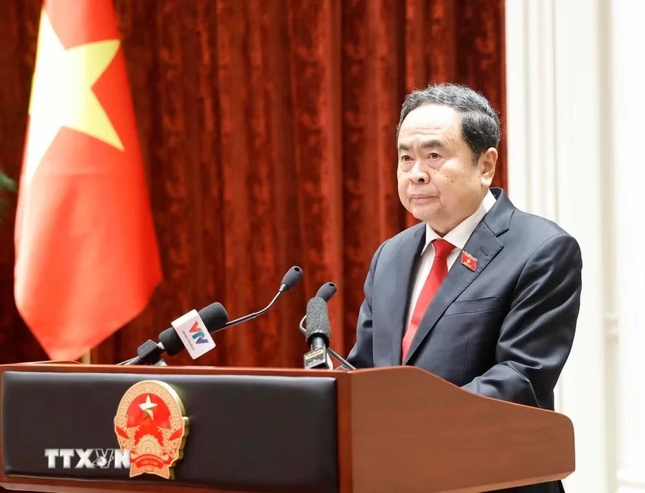 Tiếp tục đổi mới căn bản tư duy về công tác dân tộc và chính sách dân tộc Tiếp tục đổi mới căn bản tư duy về công tác dân tộc và chính sách dân tộc