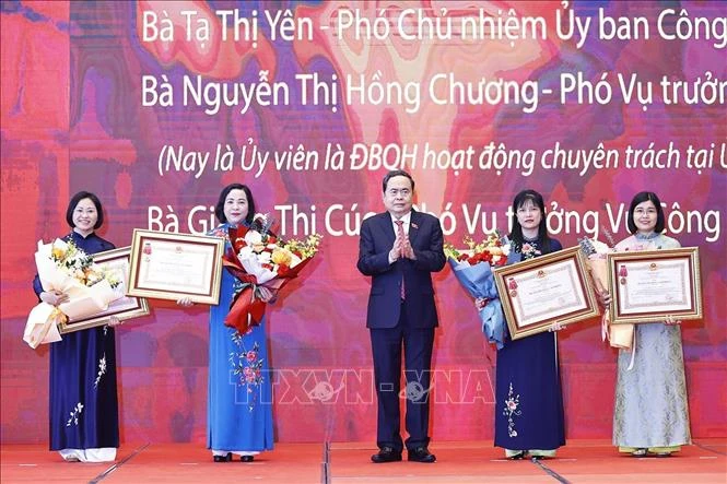Tiếp tục đổi mới tư duy xây dựng pháp luật, nâng cao hiệu quả giám sát Tiếp tục đổi mới tư duy xây dựng pháp luật, nâng cao hiệu quả giám sát