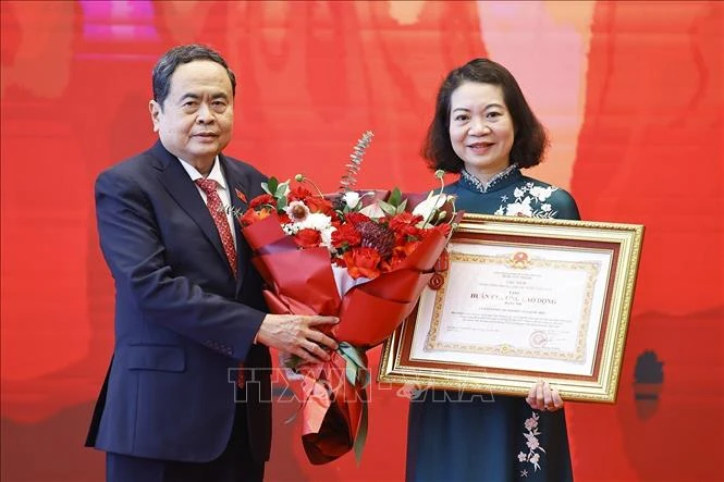 Tiếp tục đổi mới tư duy xây dựng pháp luật, nâng cao hiệu quả giám sát Tiếp tục đổi mới tư duy xây dựng pháp luật, nâng cao hiệu quả giám sát