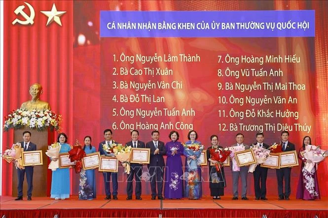 Tiếp tục đổi mới tư duy xây dựng pháp luật, nâng cao hiệu quả giám sát Tiếp tục đổi mới tư duy xây dựng pháp luật, nâng cao hiệu quả giám sát