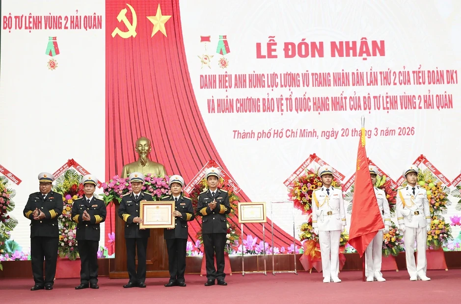 Tiểu đoàn DK1 nhận danh hiệu Anh hùng Lực lượng vũ trang nhân dân lần thứ 2 Tiểu đoàn DK1 nhận danh hiệu Anh hùng Lực lượng vũ trang nhân dân lần thứ 2