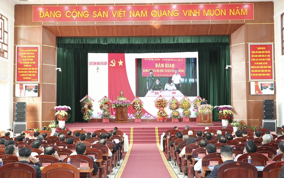 Tiểu đoàn DK1 nhận danh hiệu Anh hùng Lực lượng vũ trang nhân dân lần thứ 2 Tiểu đoàn DK1 nhận danh hiệu Anh hùng Lực lượng vũ trang nhân dân lần thứ 2