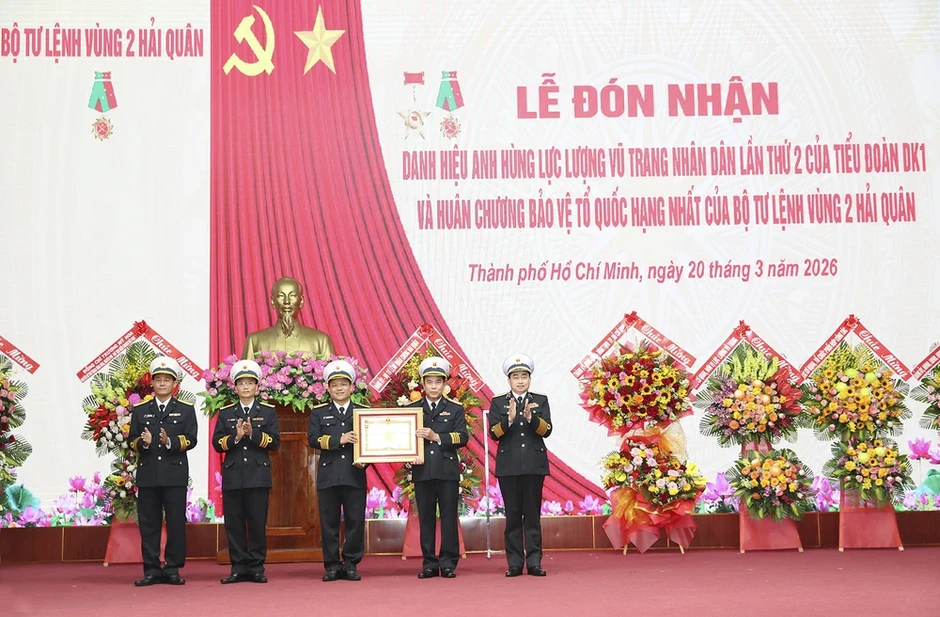 Tiểu đoàn DK1 nhận danh hiệu Anh hùng Lực lượng vũ trang nhân dân lần thứ 2 Tiểu đoàn DK1 nhận danh hiệu Anh hùng Lực lượng vũ trang nhân dân lần thứ 2
