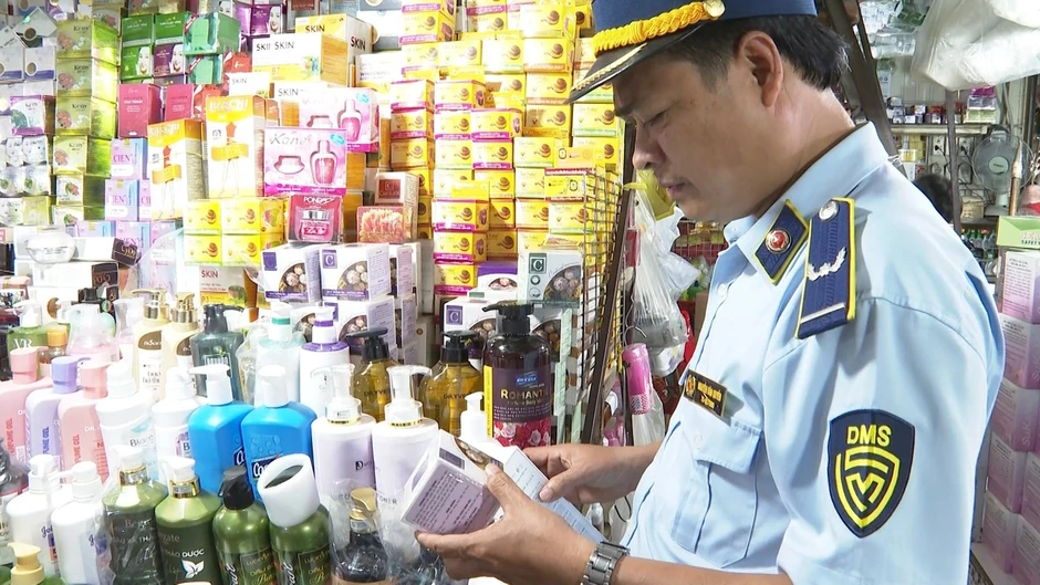 Tiêu hủy hàng hóa vi phạm tại Đồng Nai: Hơn 4 . 400 Sản phẩm bị tịch thu Tiêu hủy hàng hóa vi phạm tại Đồng Nai: Hơn 4 . 400 Sản phẩm bị tịch thu
