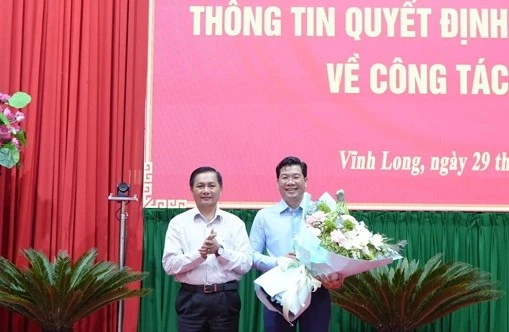 Tiểu sử đồng chí Nguyễn Mạnh Hùng, tân Phó Bí thư Thường trực Tỉnh ủy Vĩnh Long Tiểu sử đồng chí Nguyễn Mạnh Hùng, tân Phó Bí thư Thường trực Tỉnh ủy Vĩnh Long