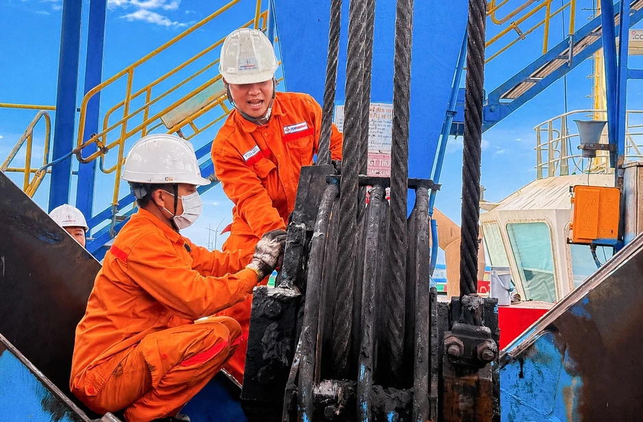 Tiêu thụ điện dự báo lập kỷ lục mới, kích hoạt phương án vận hành cao điểm Tiêu thụ điện dự báo lập kỷ lục mới, kích hoạt phương án vận hành cao điểm