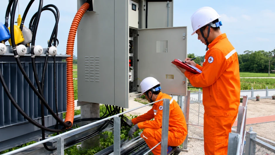 Tiêu thụ điện dự báo lập kỷ lục mới, kích hoạt phương án vận hành cao điểm Tiêu thụ điện dự báo lập kỷ lục mới, kích hoạt phương án vận hành cao điểm