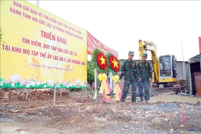 Tìm kiếm hài cốt liệt sĩ tại khu mộ tập thể Lạc An 3 Tìm kiếm hài cốt liệt sĩ tại khu mộ tập thể Lạc An 3