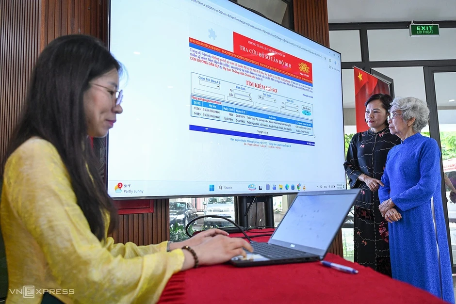 Tìm lại cán bộ đi B trả lại vàng