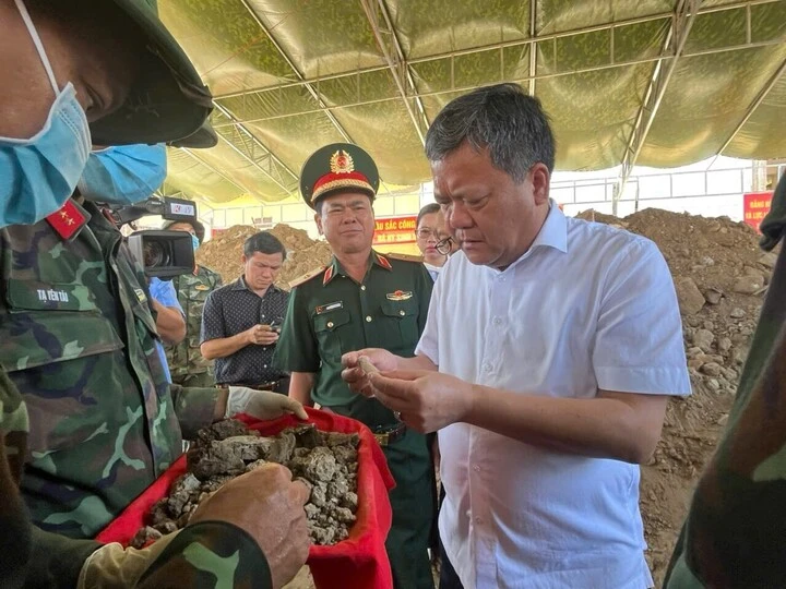 Tìm thấy 29 hài cốt liệt sĩ tại khu vực nhà lao Thành Diên Khánh Tìm thấy 29 hài cốt liệt sĩ tại khu vực nhà lao Thành Diên Khánh