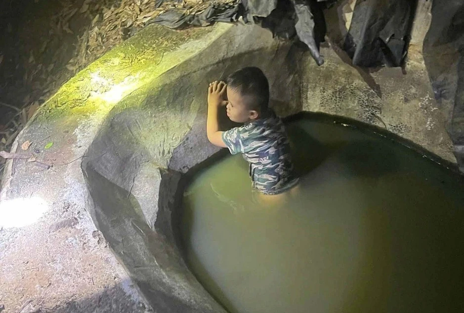 Tìm thấy bé trai 3 tuổi trong bể nước sau hơn 14 giờ mất tích