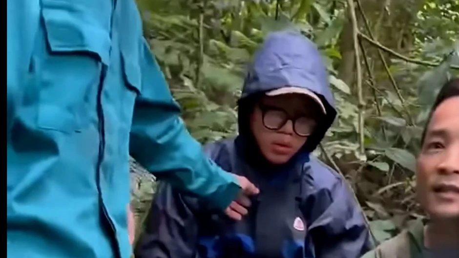 Tìm thấy nam sinh viên mất tích khi leo núi Tam Đảo Tìm thấy nam sinh viên mất tích khi leo núi Tam Đảo