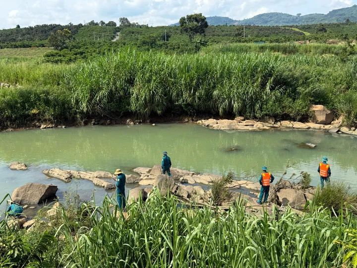Tìm thấy nạn nhân cuối cùng vụ 3 người trong gia đình bị nước cuốn ở Lâm Đồng Tìm thấy nạn nhân cuối cùng vụ 3 người trong gia đình bị nước cuốn ở Lâm Đồng