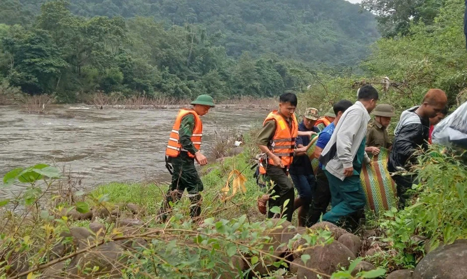 Tìm thấy thi thể người phụ nữ bị lũ cuốn ở Quảng Trị Tìm thấy thi thể người phụ nữ bị lũ cuốn ở Quảng Trị