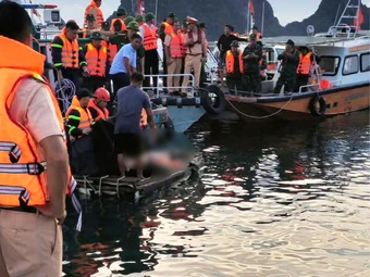 Tìm thấy thi thể thuyền viên vụ lật tàu hàng trên biển Quảng Ninh