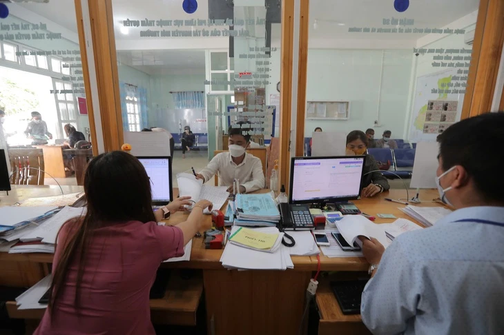 Tin tức sáng 3-4: Hạn chế xây dựng trụ sở, trung tâm hành chính mới; Viện Pasteur TP.HCM 135 tuổi Tin tức sáng 3-4: Hạn chế xây dựng trụ sở, trung tâm hành chính mới; Viện Pasteur TP.HCM 135 tuổi