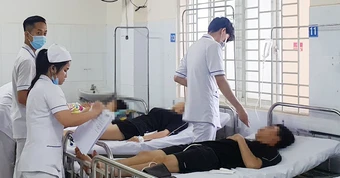 Tin tức sáng 31-3: Bộ Y tế yêu cầu điều tra nguyên nhân vụ ngộ độc bánh mì tại Đắk Lắk