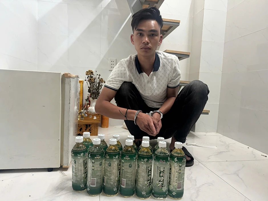Tin tức Thời sự 2/8: Lừa đảo hàng trăm sinh viên Cần Thơ chiếm đoạt tiền tỷ Tin tức Thời sự 2/8: Lừa đảo hàng trăm sinh viên Cần Thơ chiếm đoạt tiền tỷ
