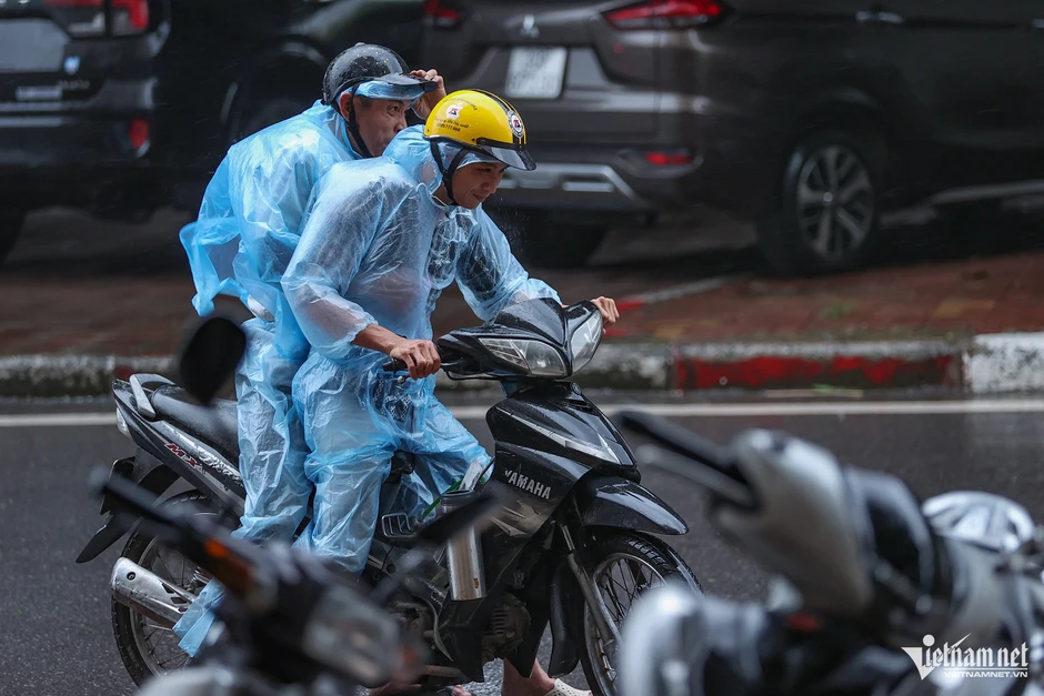 Tin tức Thời sự 2/8: Lừa đảo hàng trăm sinh viên Cần Thơ chiếm đoạt tiền tỷ Tin tức Thời sự 2/8: Lừa đảo hàng trăm sinh viên Cần Thơ chiếm đoạt tiền tỷ