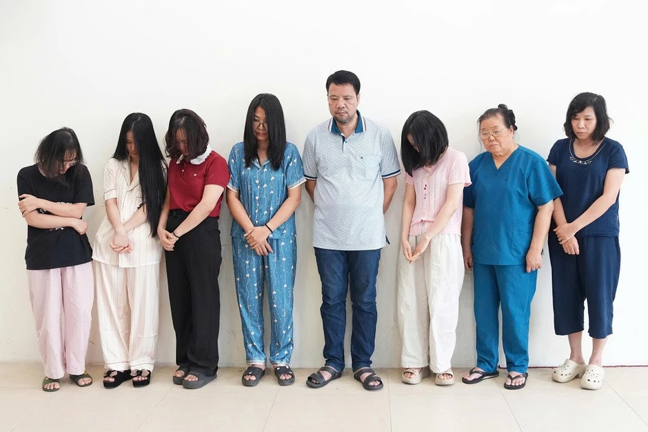 Tin tức Thời sự 23/7: Công an vào cuộc vụ bé trai lớp 6 nghi bị xâm hại Tin tức Thời sự 23/7: Công an vào cuộc vụ bé trai lớp 6 nghi bị xâm hại