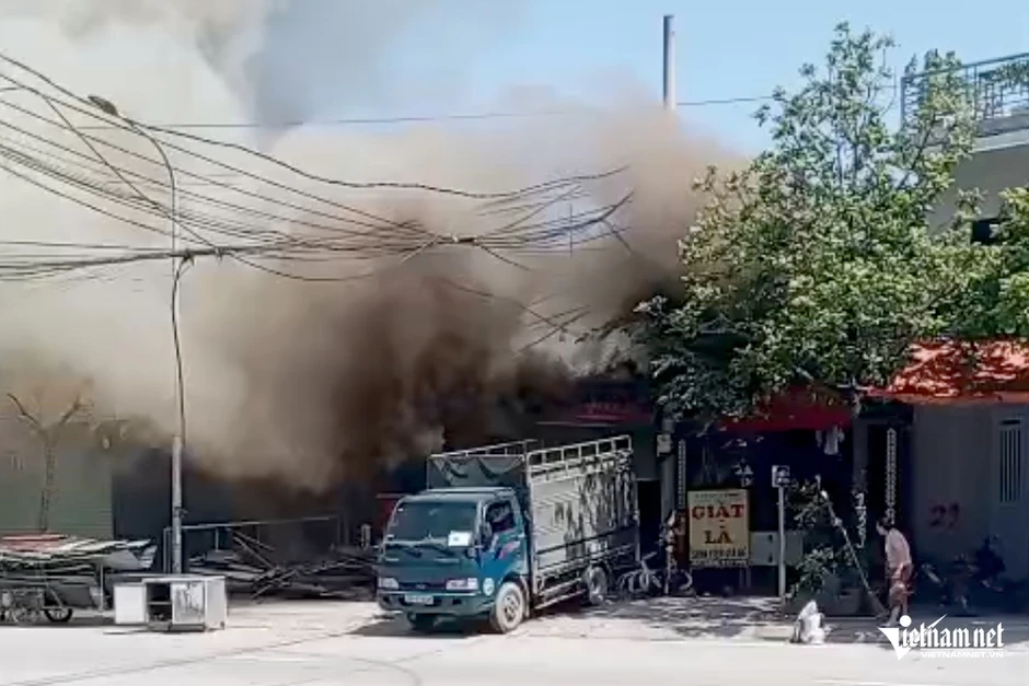 Tin tức Thời sự 9/8: Động đất Cao Bằng lần thứ 4, vây bắt nghi phạm giết người Tin tức Thời sự 9/8: Động đất Cao Bằng lần thứ 4, vây bắt nghi phạm giết người