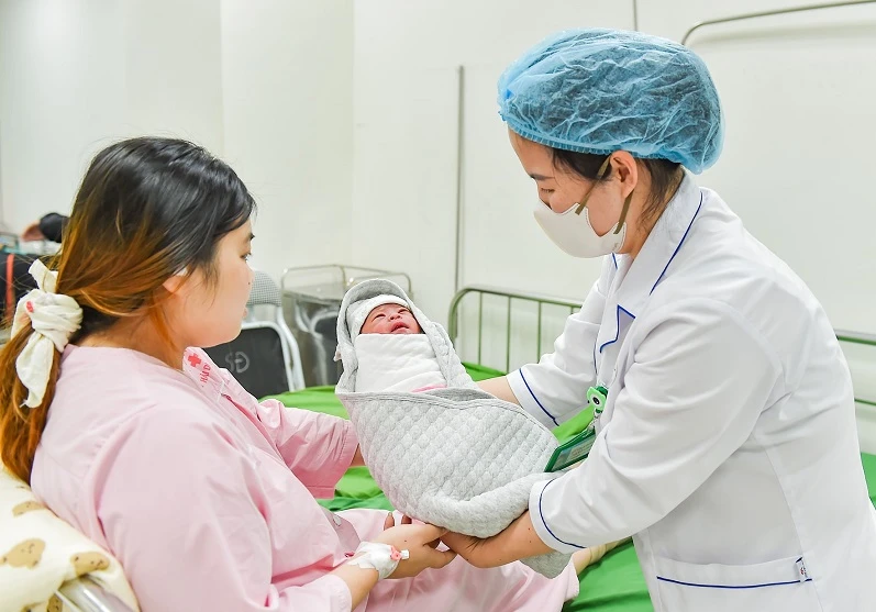 Tin vui cho tất cả các lao động nữ sinh con từ ngày 01/7 năm nay Tin vui cho tất cả các lao động nữ sinh con từ ngày 01/7 năm nay
