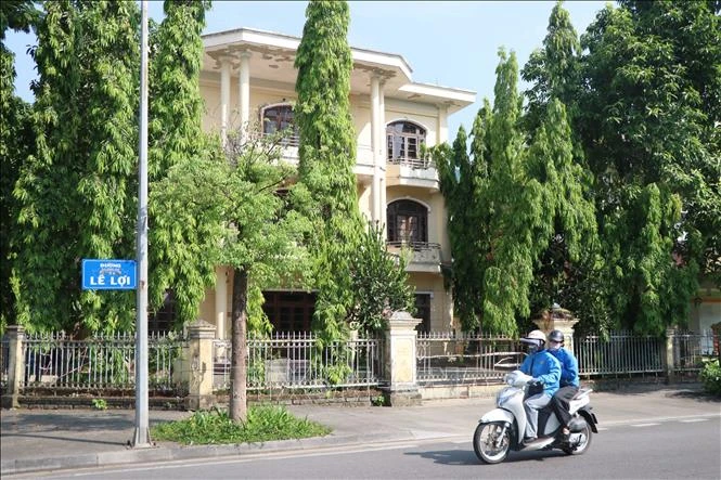 Tinh gọn bộ máy: Chuẩn bị sơ kết 1 năm và đẩy nhanh việc xử lý cơ sở nhà, đất dôi dư Tinh gọn bộ máy: Chuẩn bị sơ kết 1 năm và đẩy nhanh việc xử lý cơ sở nhà, đất dôi dư