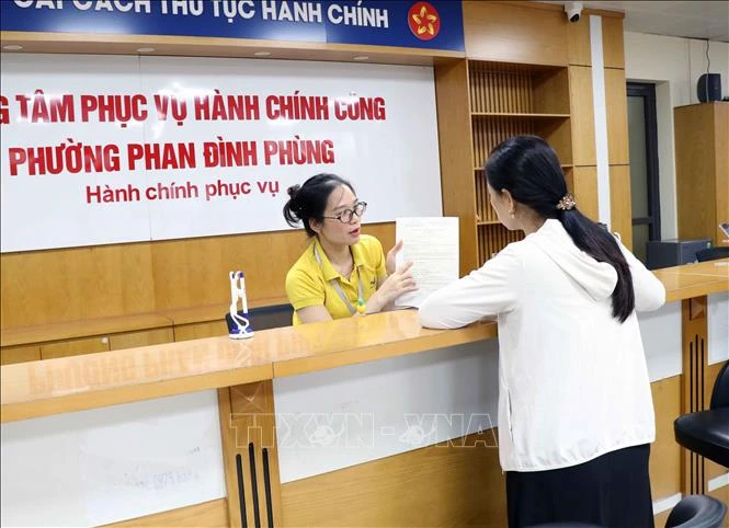 Tinh gọn bộ máy: Gần dân để chính quyền mạnh hơn Tinh gọn bộ máy: Gần dân để chính quyền mạnh hơn